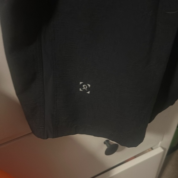 Men’s dark grey Lulu shorts athletic - Picture 3 of 3